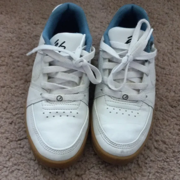 eS skate shoes size 5.5 - Picture 1 of 6